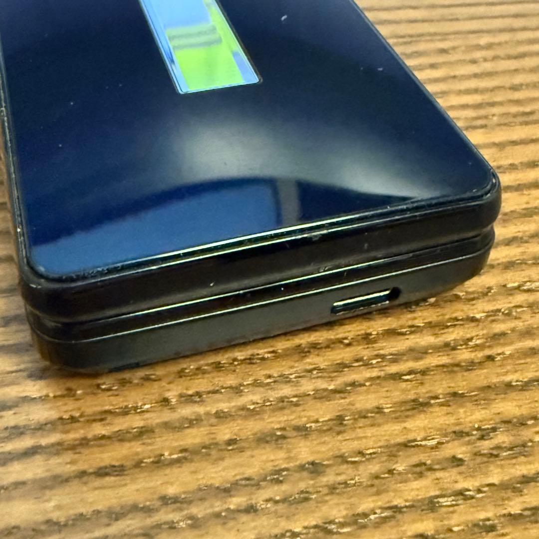 美品 docomo SH-02L 折り畳み式 ブラック 携帯電話 シャープ