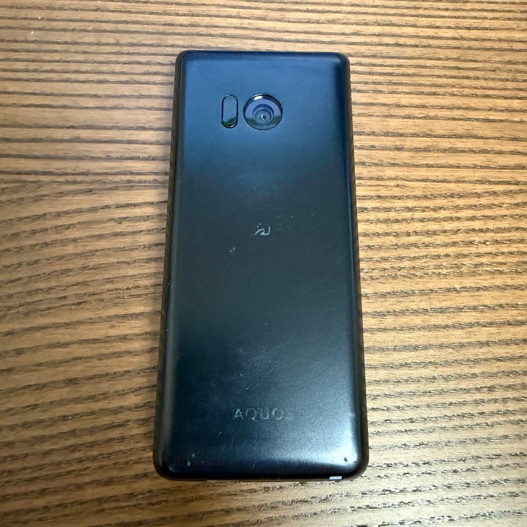 美品 docomo SH-02L 折り畳み式 ブラック 携帯電話 シャープ