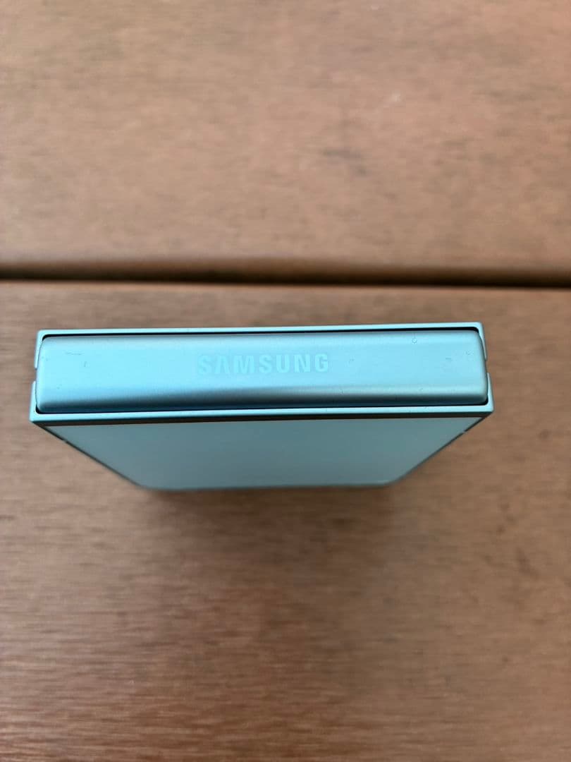 galaxy z flip 6 ブルー【メイン画面及びバッテリー新品】