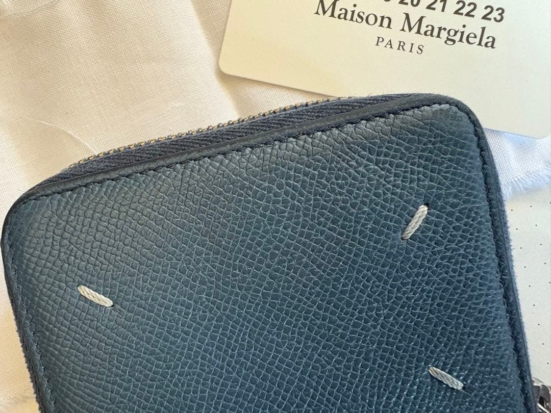 メゾンマルジェラ ジップアラウンド コンパクトウォレット 財布 青