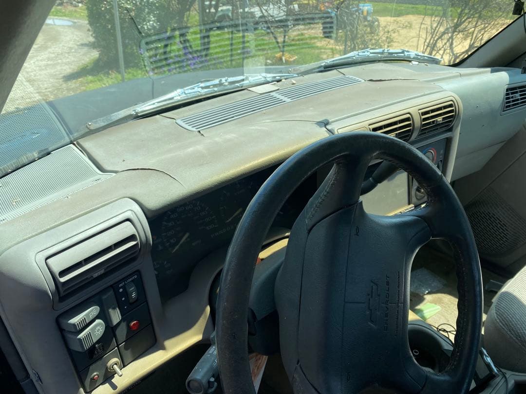 Chevrolet S-10 ピックアップトラック　シボレー　部品取り　不動