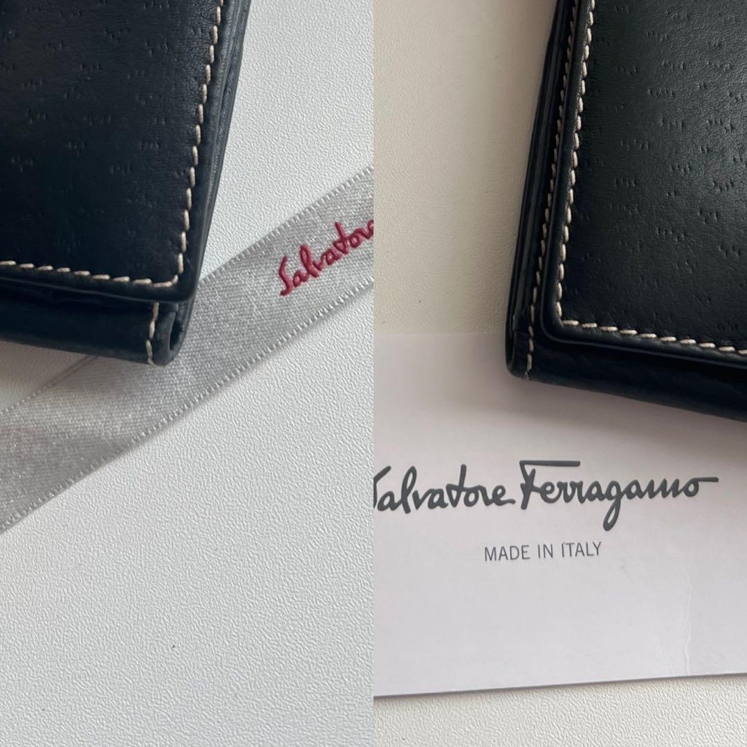 42 極上美品 Ferragamo サルバトーレフェラガモ 2つ折り財布