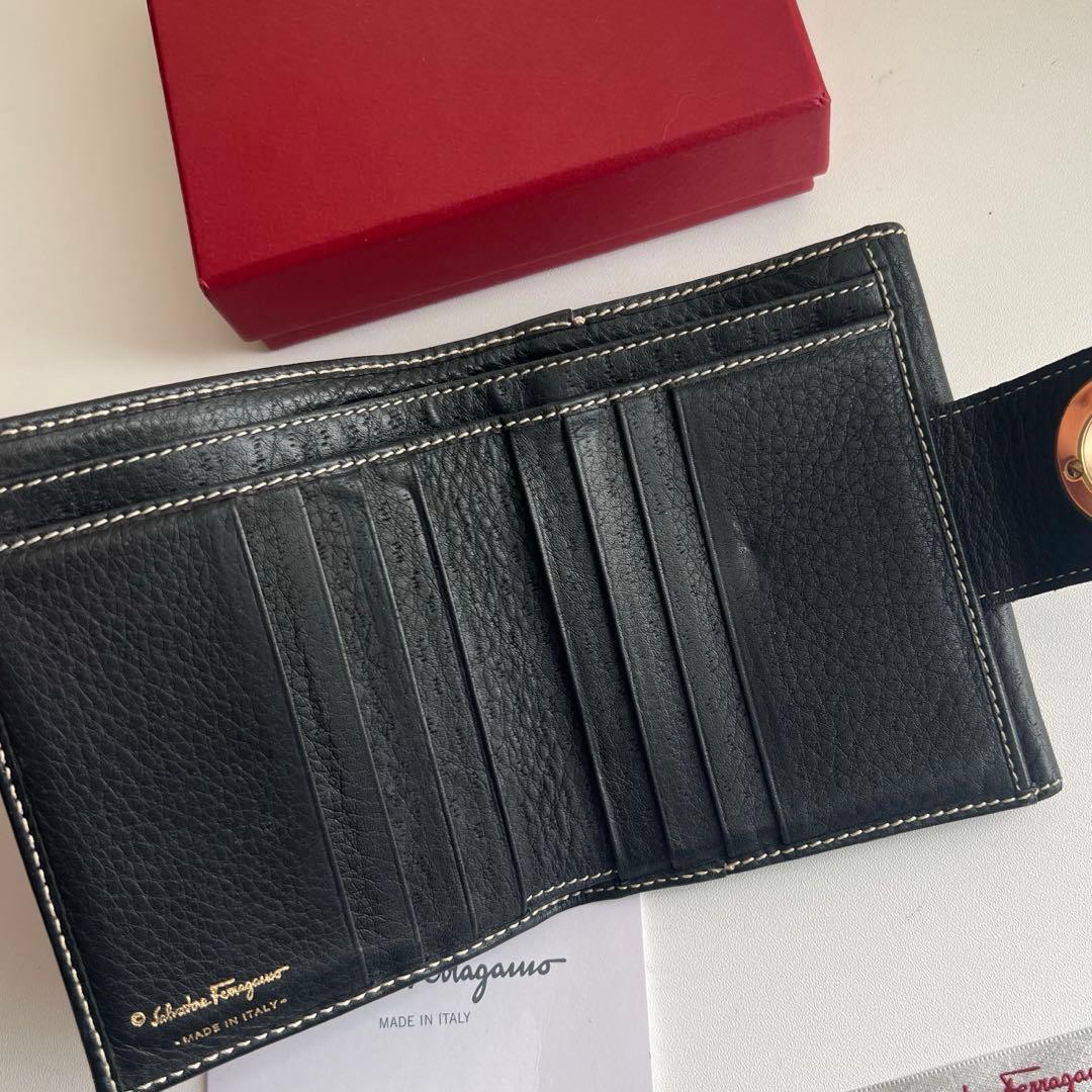 42 極上美品 Ferragamo サルバトーレフェラガモ 2つ折り財布