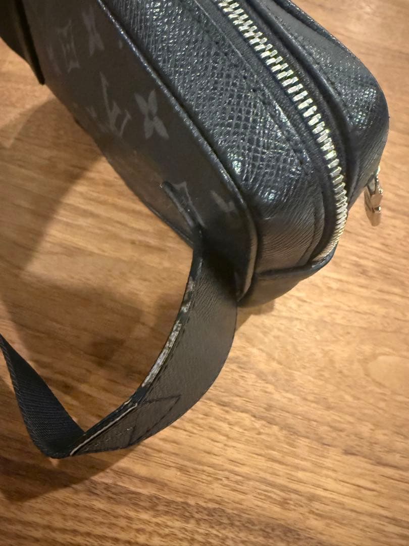 P*n様 ルイ・ヴィトン ボディバッグ ブラック