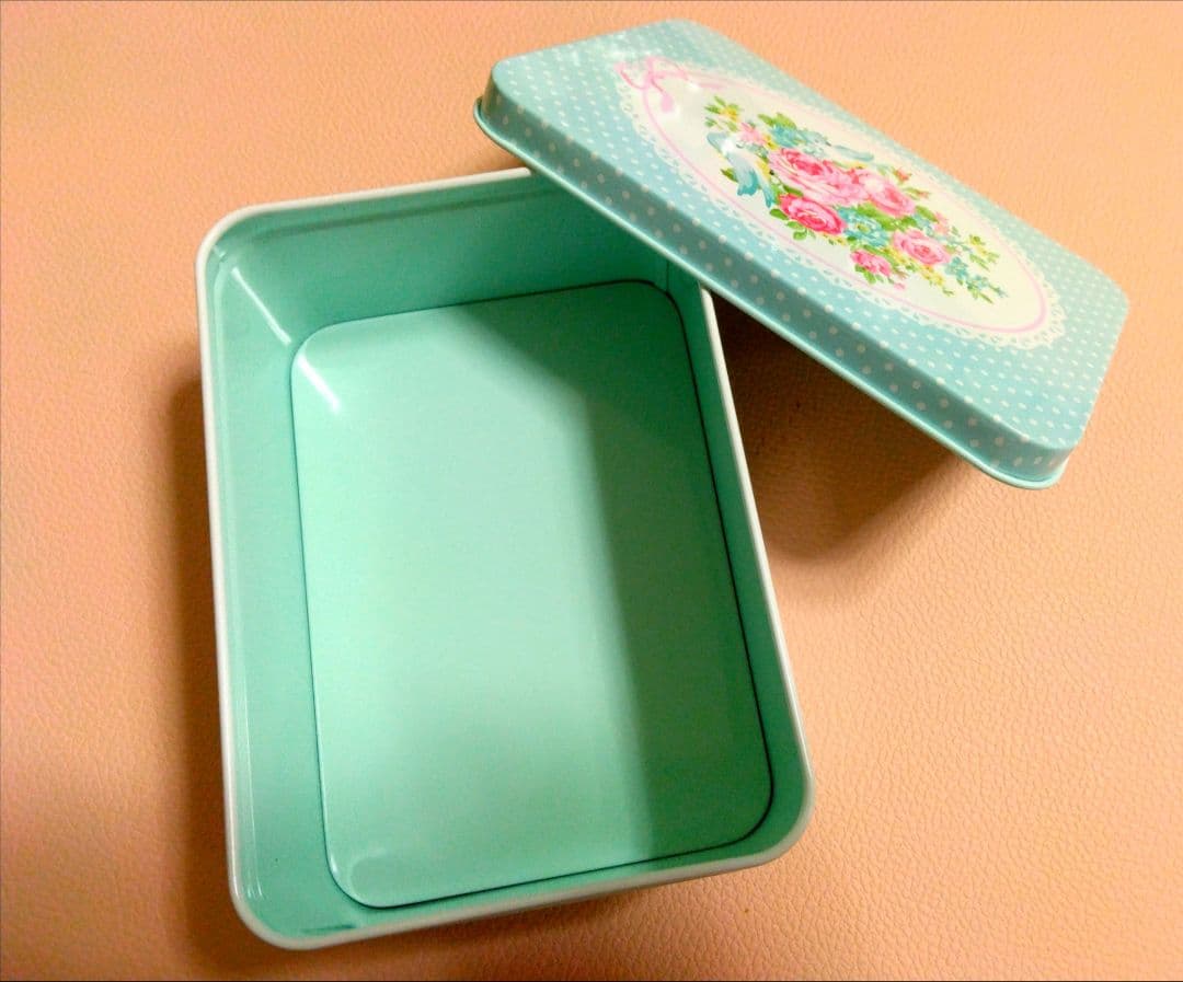 期間限定出品　入手困難　超激レア‼️廃盤　新品green gate ティン缶北欧