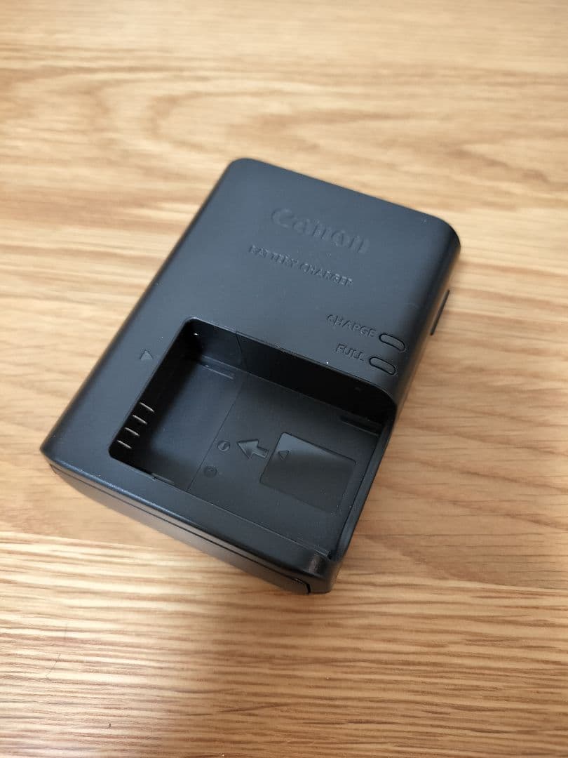 Canon EOS kiss M2 ミラーレスカメラ ダブルズームキット