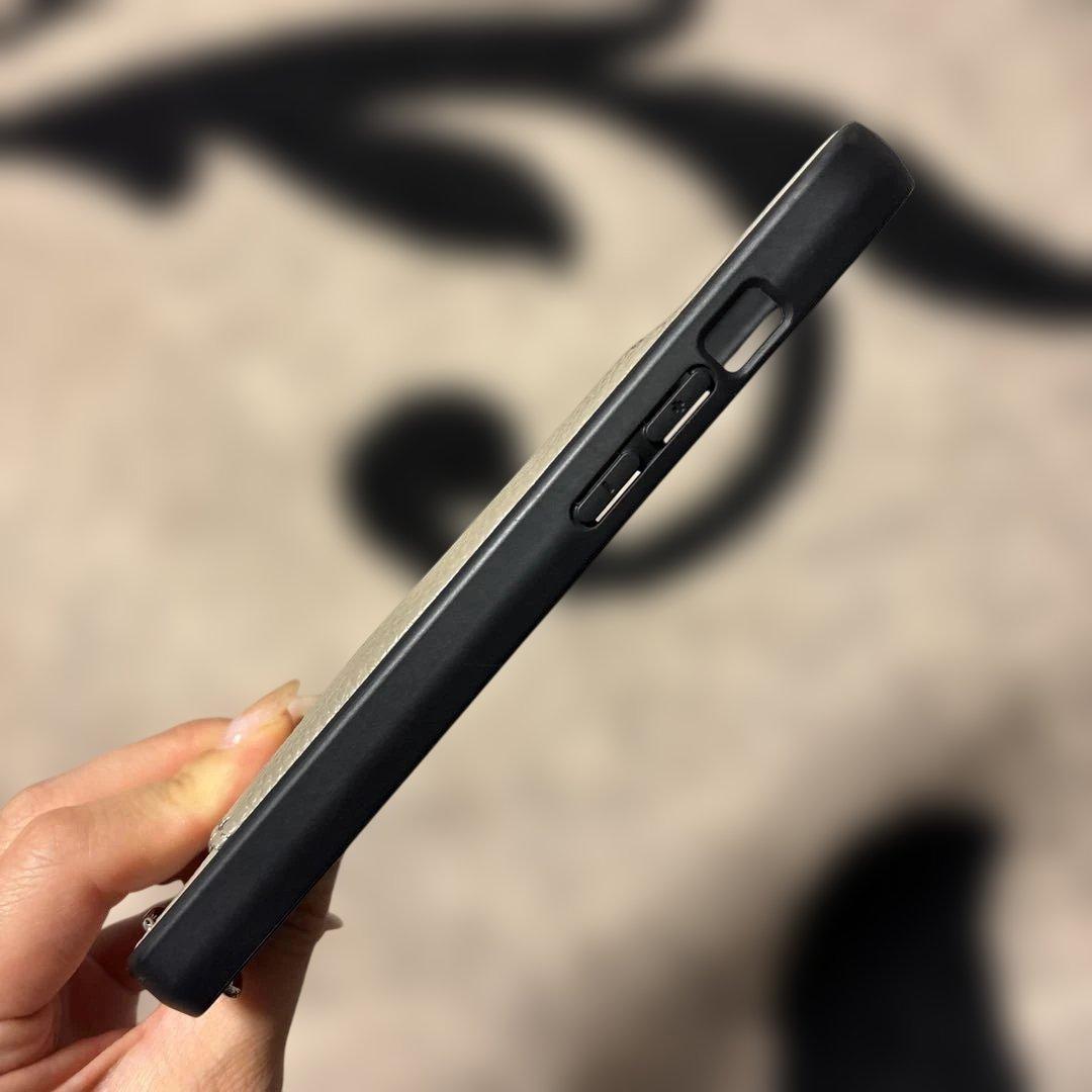 【iPhone15用】BANDOLIER EMMA エマ ライトトープ