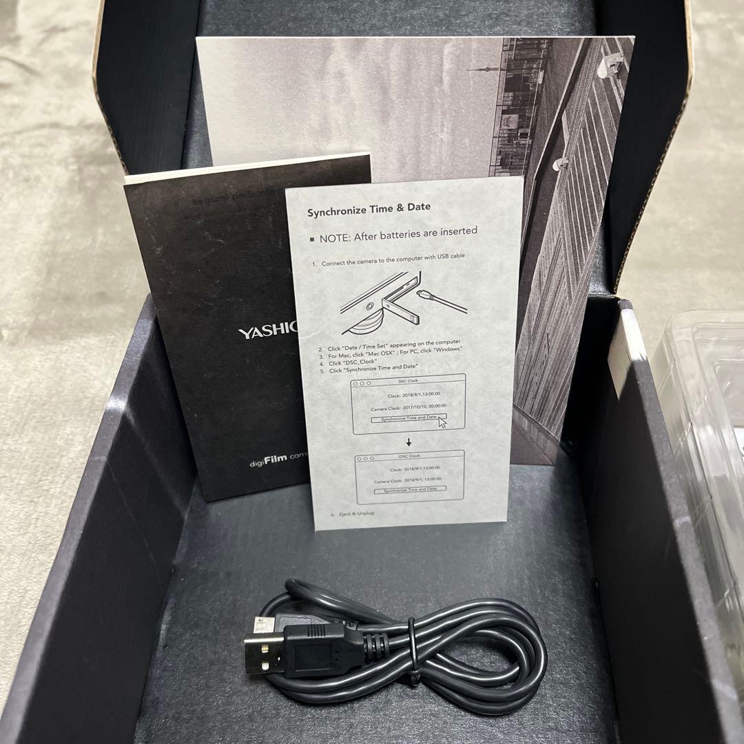 【送料込】 中古品 YASHICA digiFilm Camera Y35