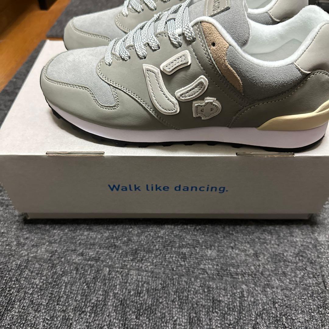 Sangacio グレー スエード スニーカー