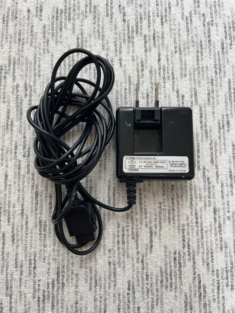 使用可能❔FOMA P901iS BOSSチェック docomo 携帯電話 限定