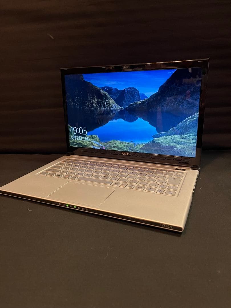 【中古】NEC ノートパソコン　PC-LZ550LS