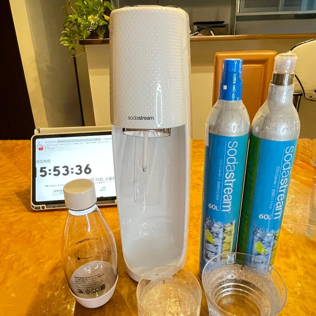 ソーダストリーム スピリットW ガスシリンダー2本 、専用500mlボトル1本付