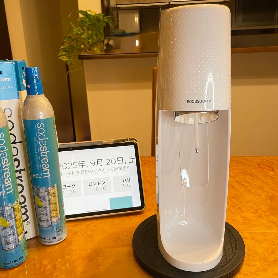 ソーダストリーム スピリットW ガスシリンダー2本 、専用500mlボトル1本付