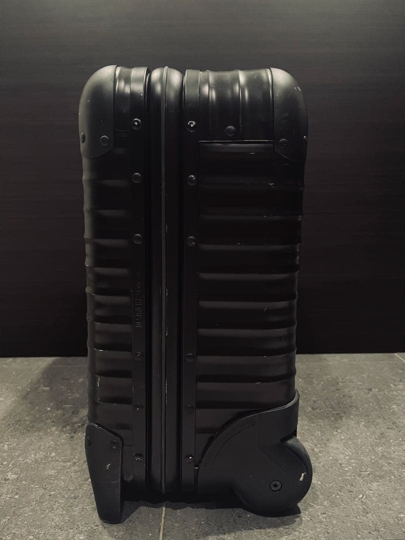 RIMOWA トパーズ 2輪 マットブラック 機内持込可能