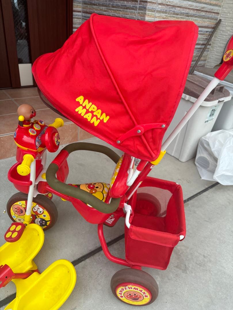 美品アンパンマン 三輪車 デラックス　DX 手押し車　幼児用自転車　お散歩カー