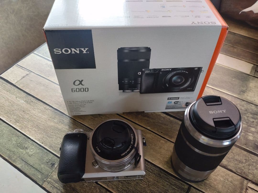 SONY α6000 ミラーレス一眼カメラ　ダブルズームレンズキット