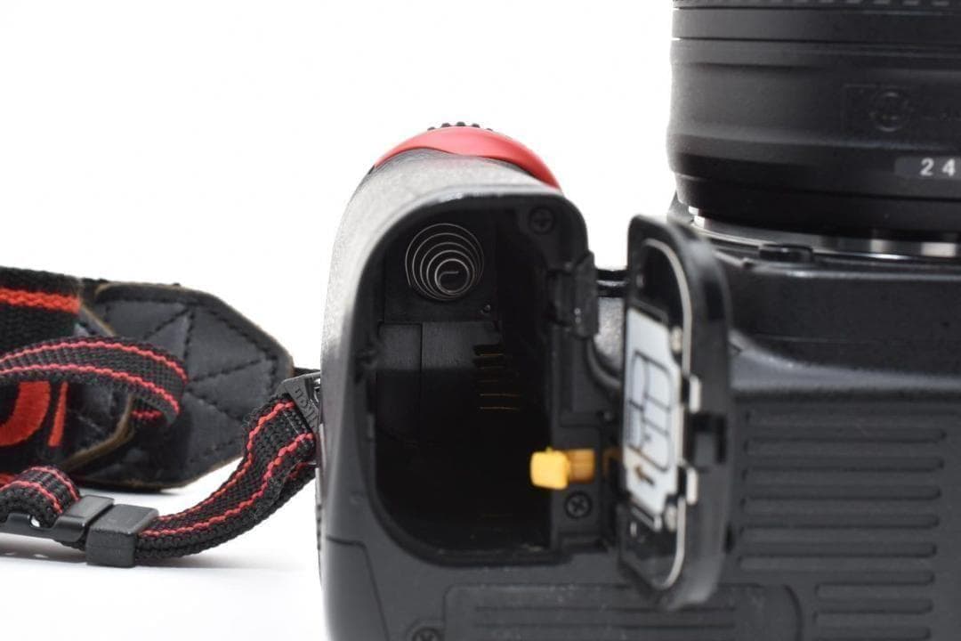 【希少・箱付】 Nikon ニコン D7000 レンズキット デジタル一眼カメラ