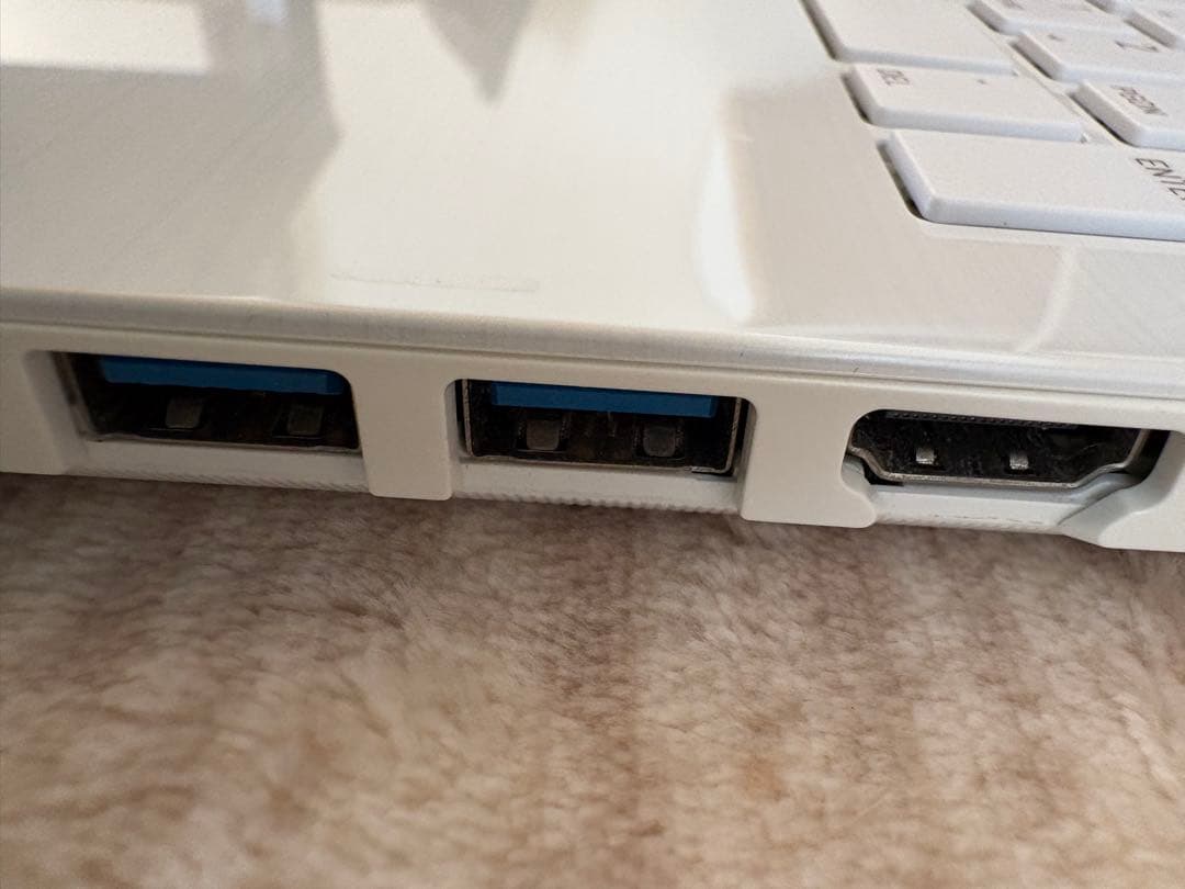 高性能i7搭載！dynabook 白ノートPC 16GBメモリ増設済