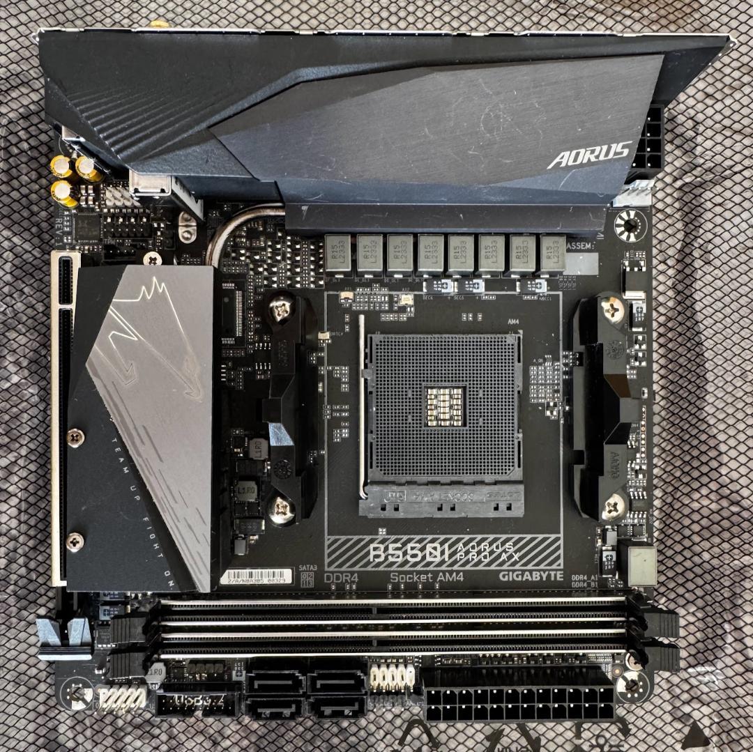マザーボード Gigabyte B550I AORUS PRO AX (AM4)