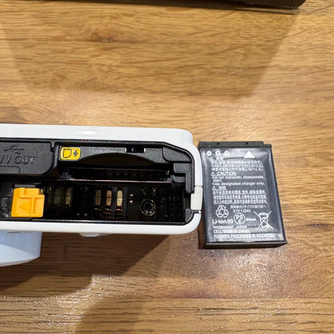 【美品】Nikon コンパクトデジタルカメラ COOLPIX P310 ホワイト