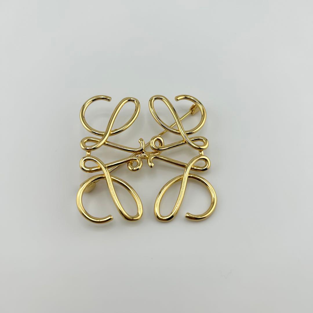 ✨未使用級・箱保存袋付き✨　LOEWE ロエベ　ブローチ　アナグラム　ゴールド