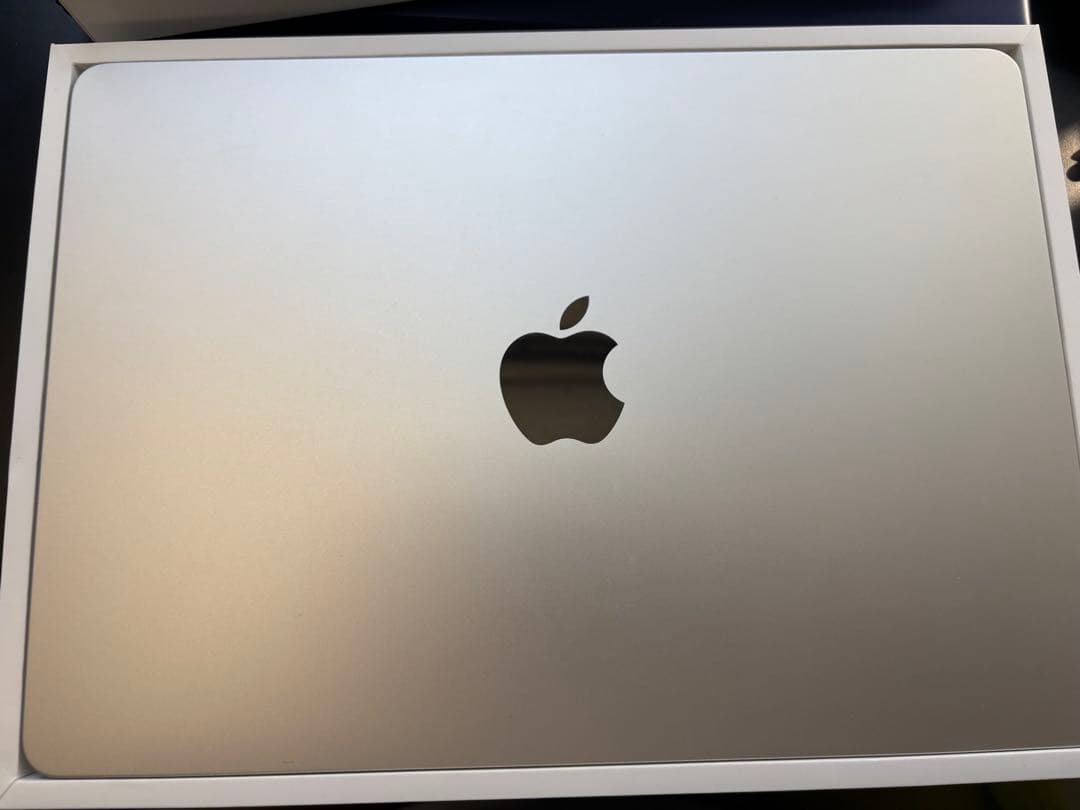 MacBook Air 13.6 Apple M2チップ搭載モデル 2022年