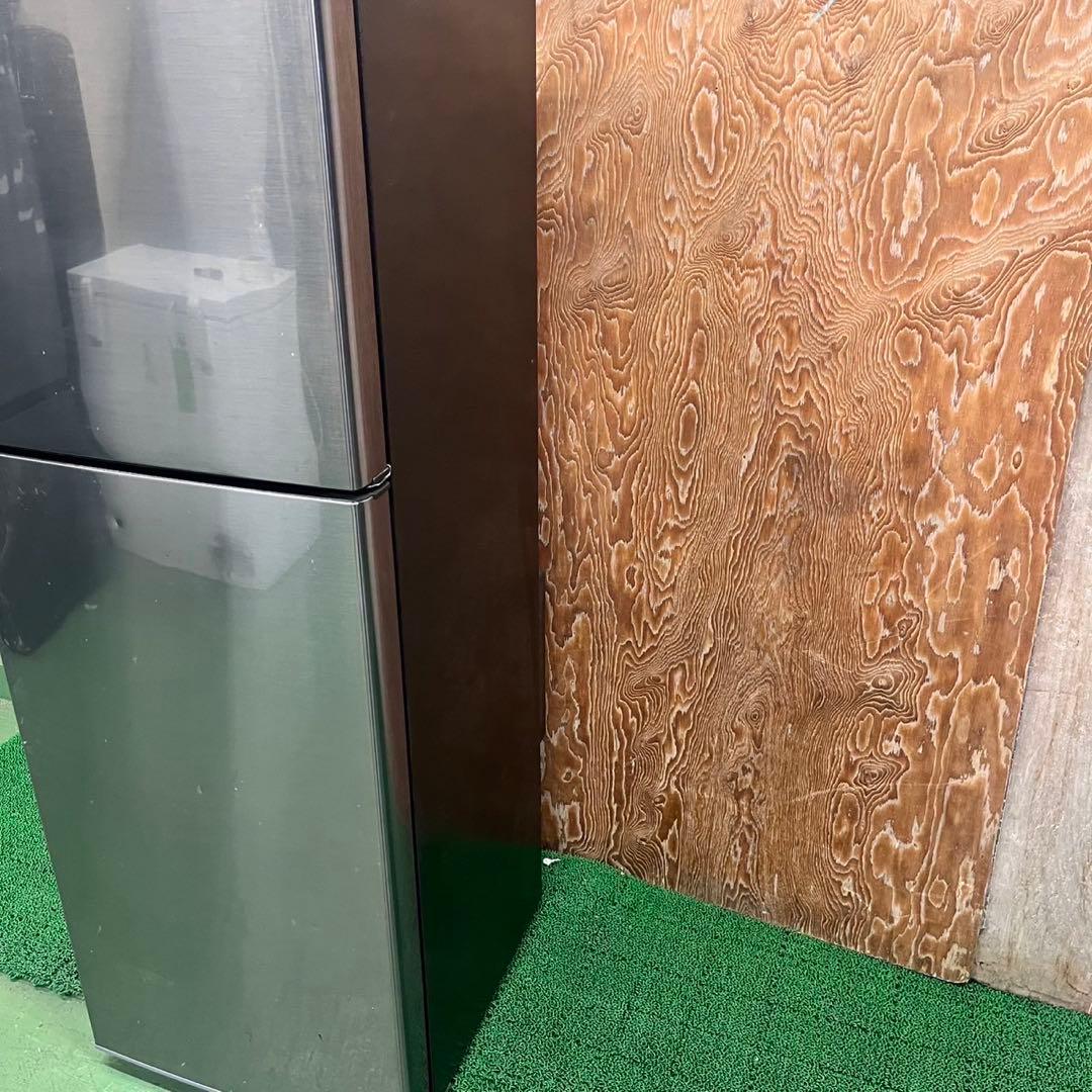 571 SHARP 冷蔵庫　225L 200L強　小型　一人暮らし　同棲　右開き