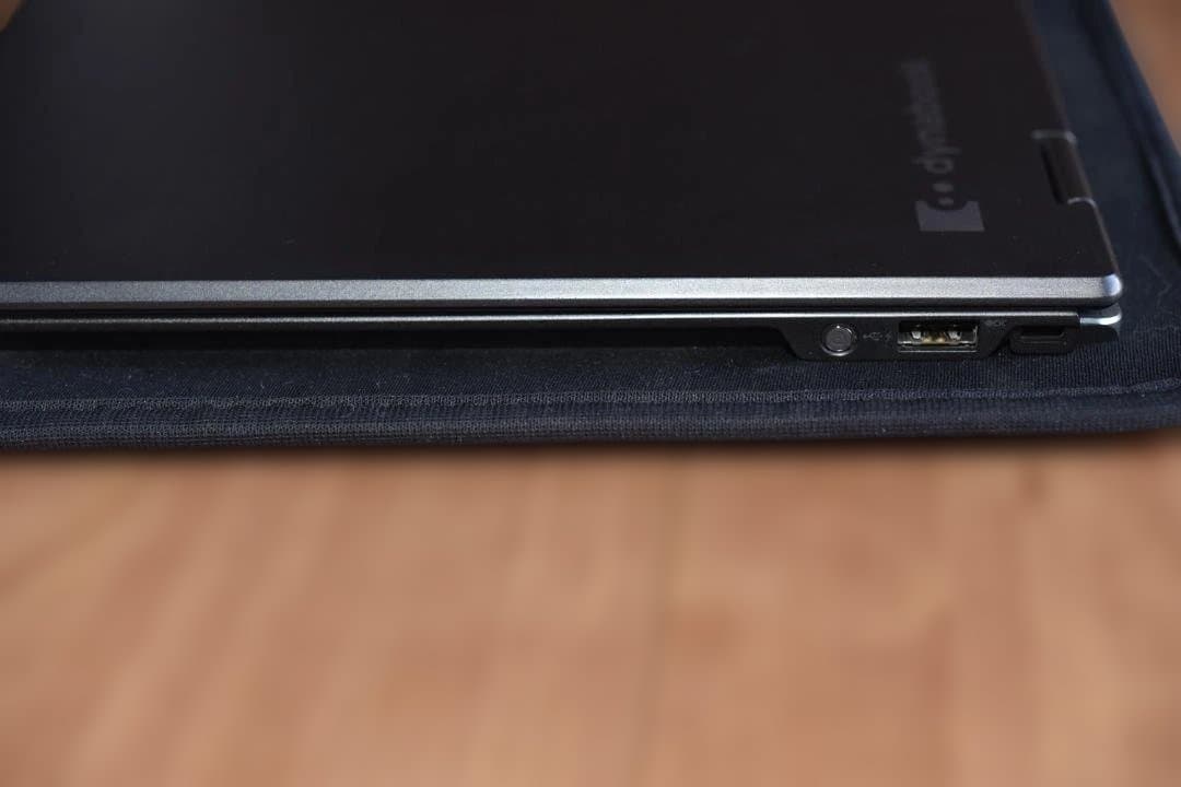 東芝製ノートパソコン dynabook V62／B PV62BMP-NJA