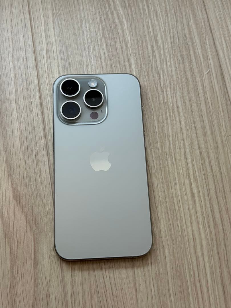 Apple iPhone 15 Pro ナチュラルチタニウム 本体