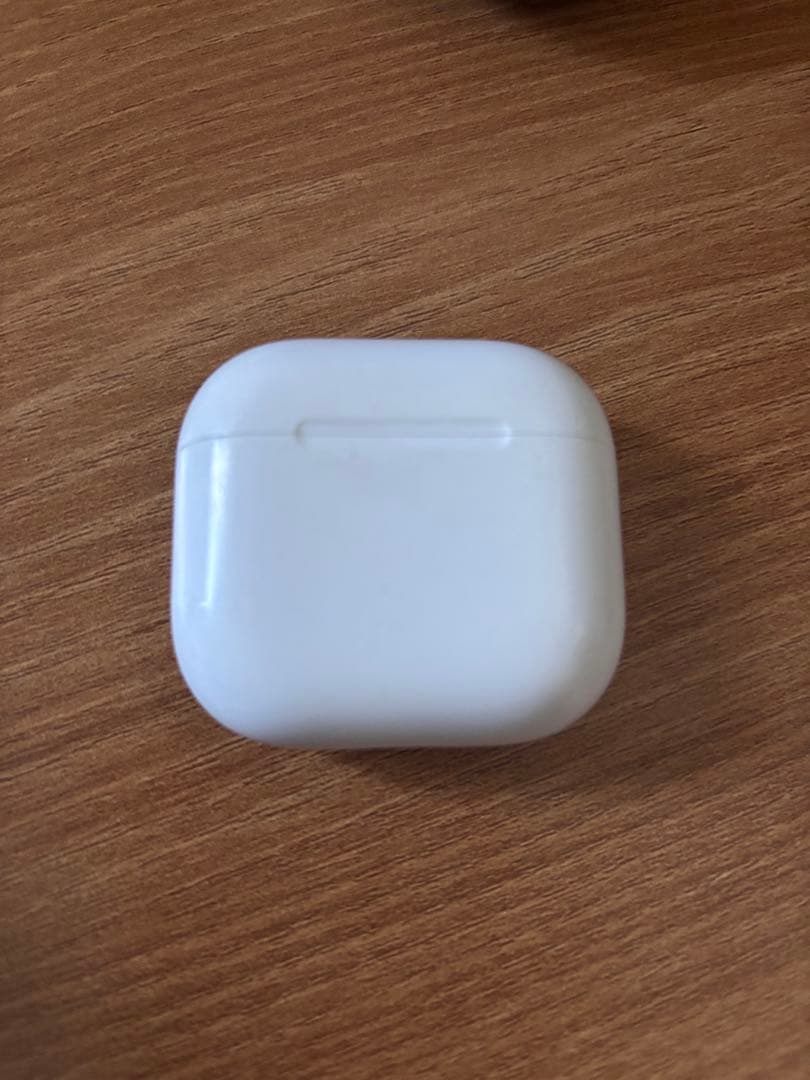 Apple AirPod4 本体 ホワイト 充電ケース付き