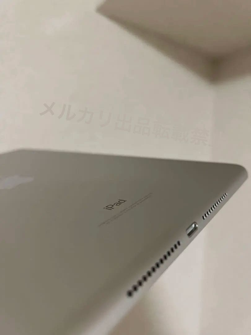 iPad 128GB Wi-Fi 第5世代シルバー美品メルカリ　FP2J2J/A