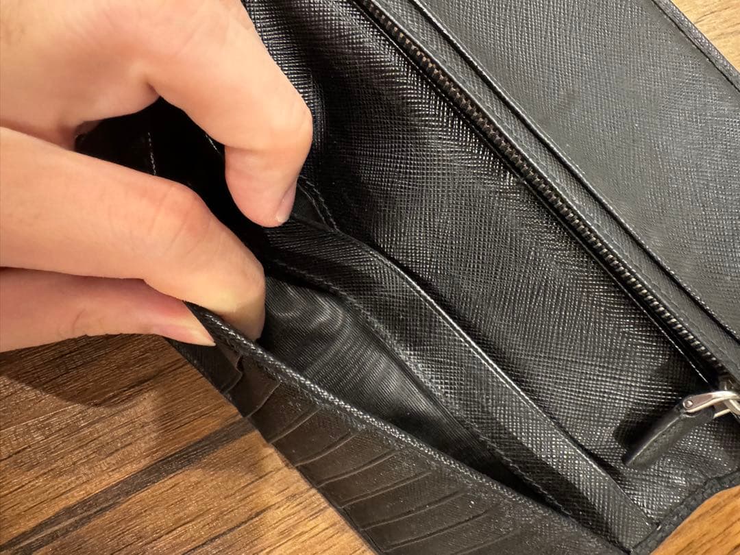 美品 PRADA 2MV836 サフィアーノレザー 長財布