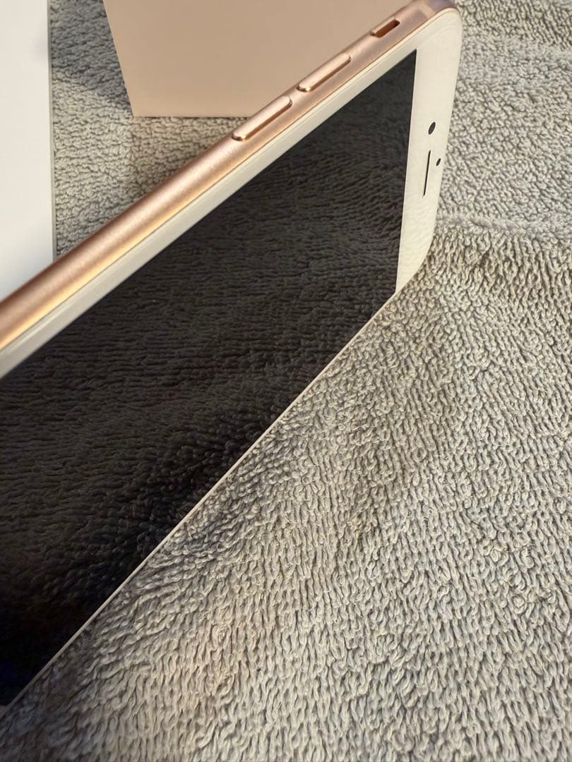 iPhone 8 ローズゴールド［美品］