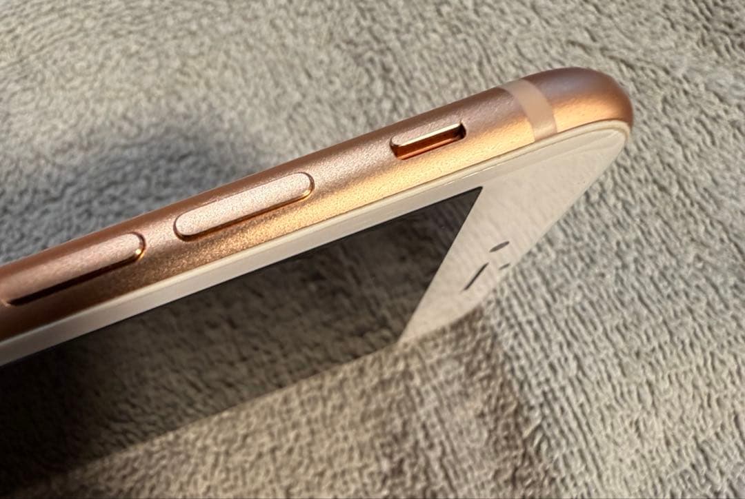 iPhone 8 ローズゴールド［美品］