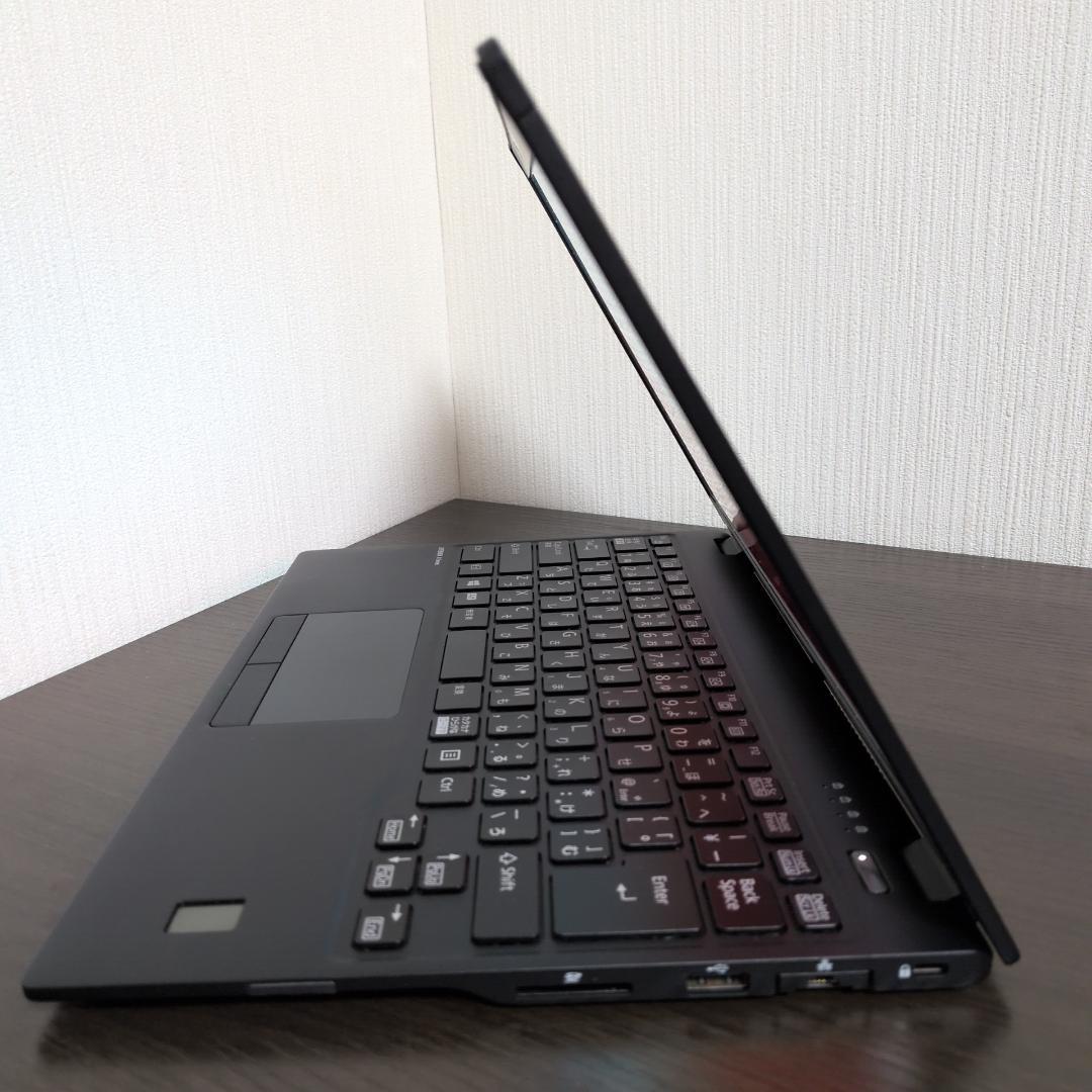 【第１０世代Corei7薄型モバイル】富士通／U9310D／16GB／512GB