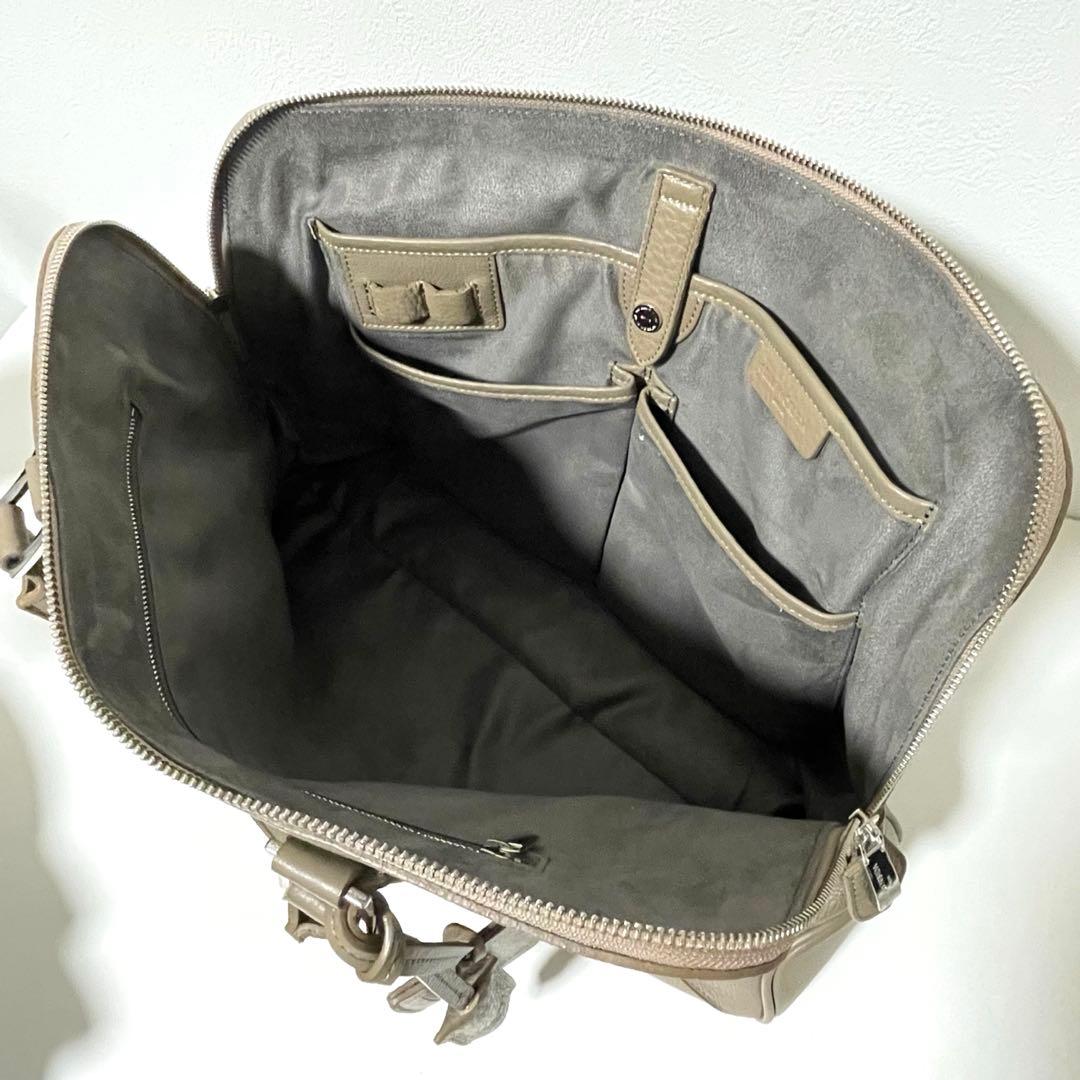 ペッレモルビダ　シュリンクレザー　ビジネスバック　トートバッグ　ベージュ