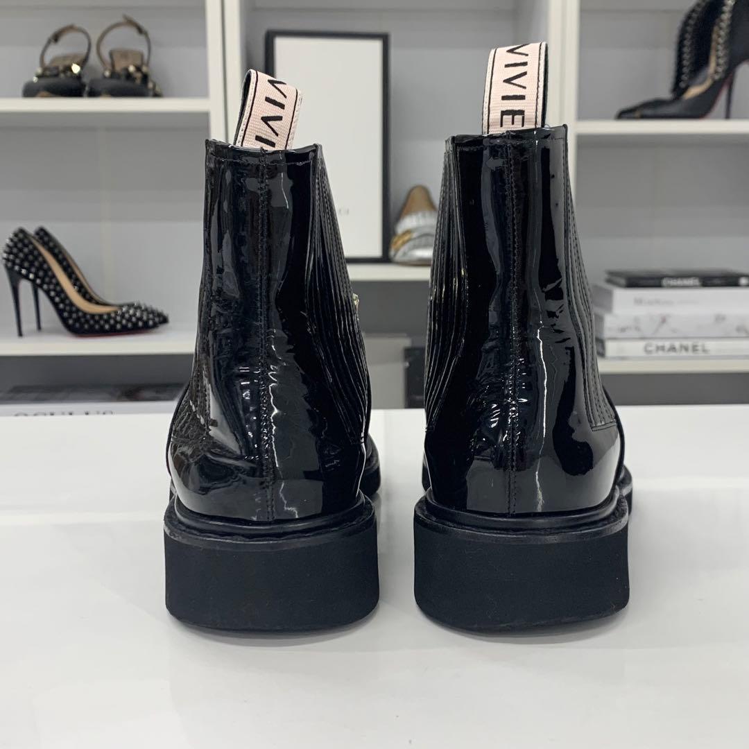 ロジェヴィヴィエ ヴィヴレンジャー パテント ストラスバックル ショートブーツ