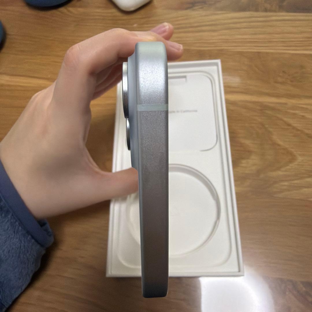 【美品】iPhone15 plus 256GB ブルー SIMフリー