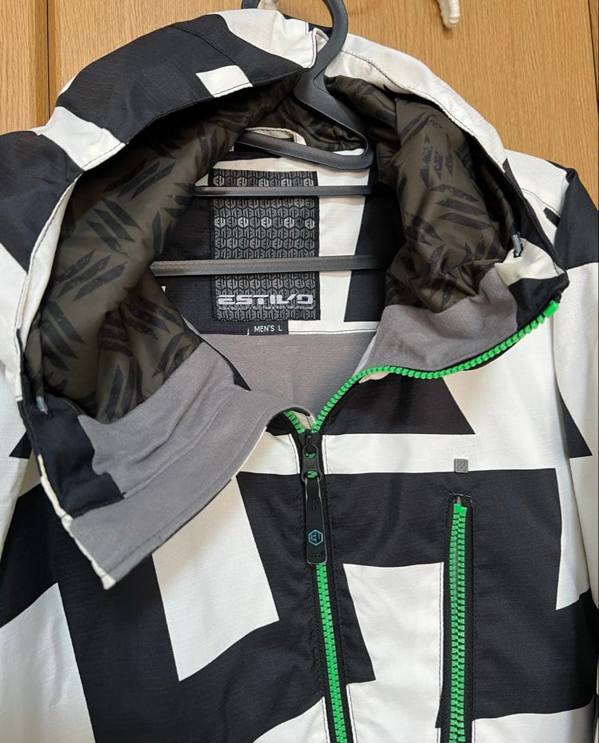 ご予約‼️中古美品⚫︎メンズ　スキー　スノボ　ウェア　ゴーグル　手袋　ベルト　7点