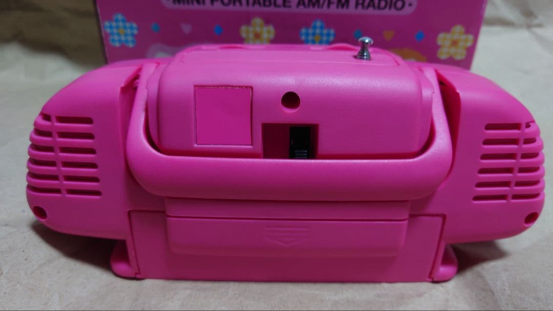 撮影の為開封のみ サンリオ　ハローキティ　ミニ ラジオ ポータブルラジオ
