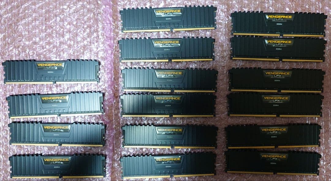 メモリ DDR4 2133 8GB 16枚(32GBを4セット作れます)