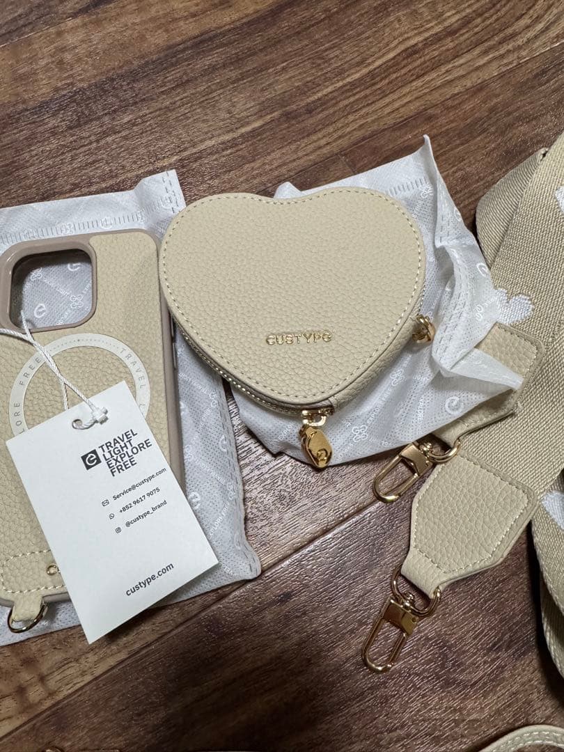 CUSTYPE iPhone15pro ホワイト色系