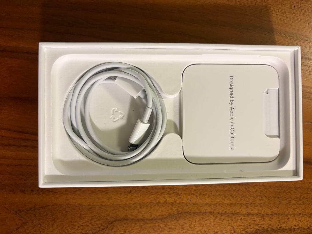 Apple iPhone SE2 (赤, 64GB)