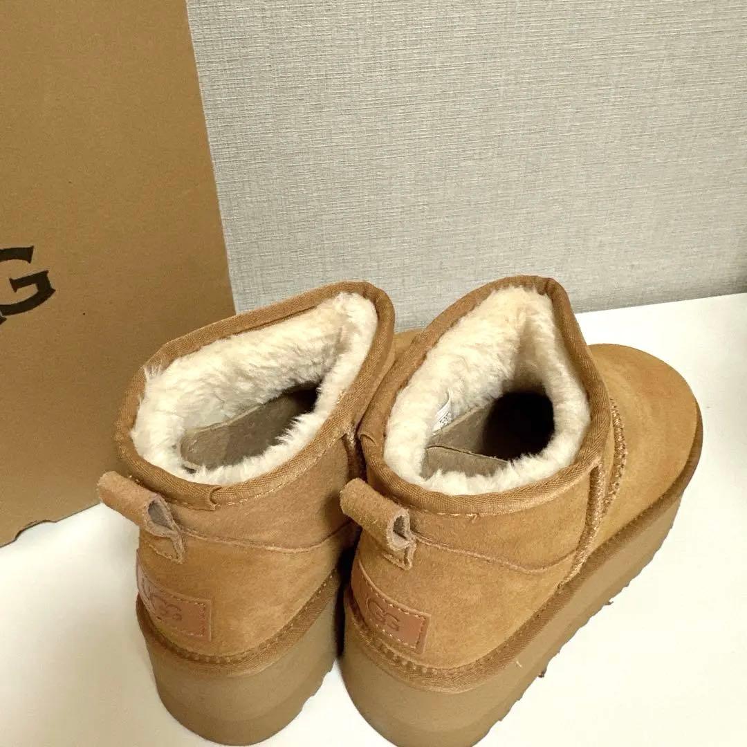 UGG クラシックウルトラミニプラットフォーム