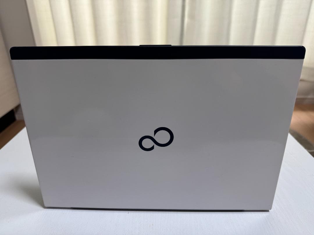 富士通 FUJITSU LIFEBOOK UH55/B3 FMVU55B3LB
