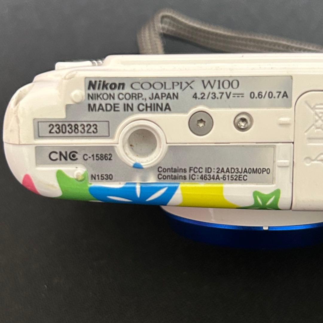 Nikon COOLPIX W100 カラフルデザイン