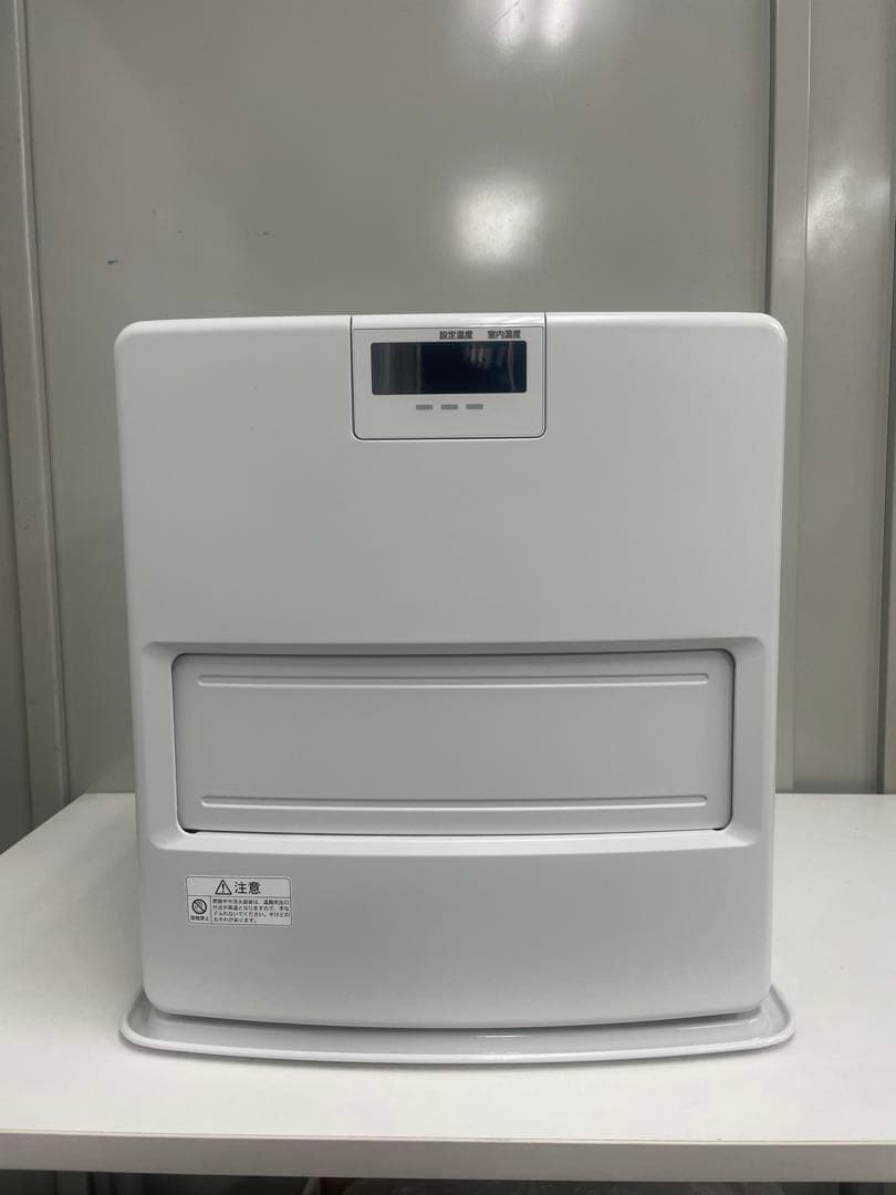 コロナ　石油ファンヒーター ホワイト 2021年製