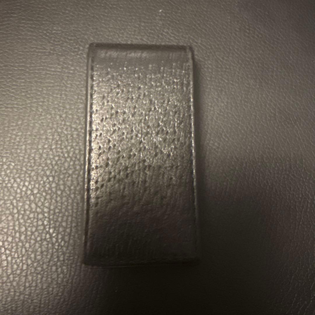 美品GUCCI ブラックレザーマネークリップ