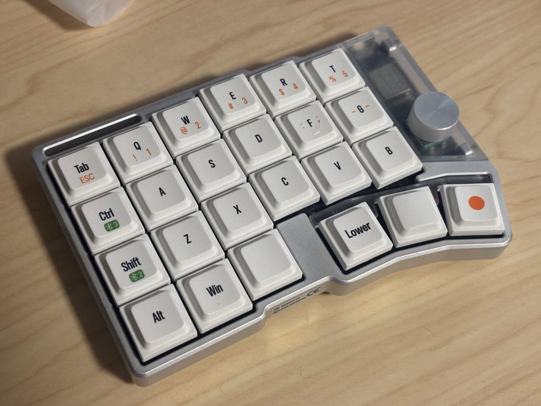 Cornix LP 分割型キーボード