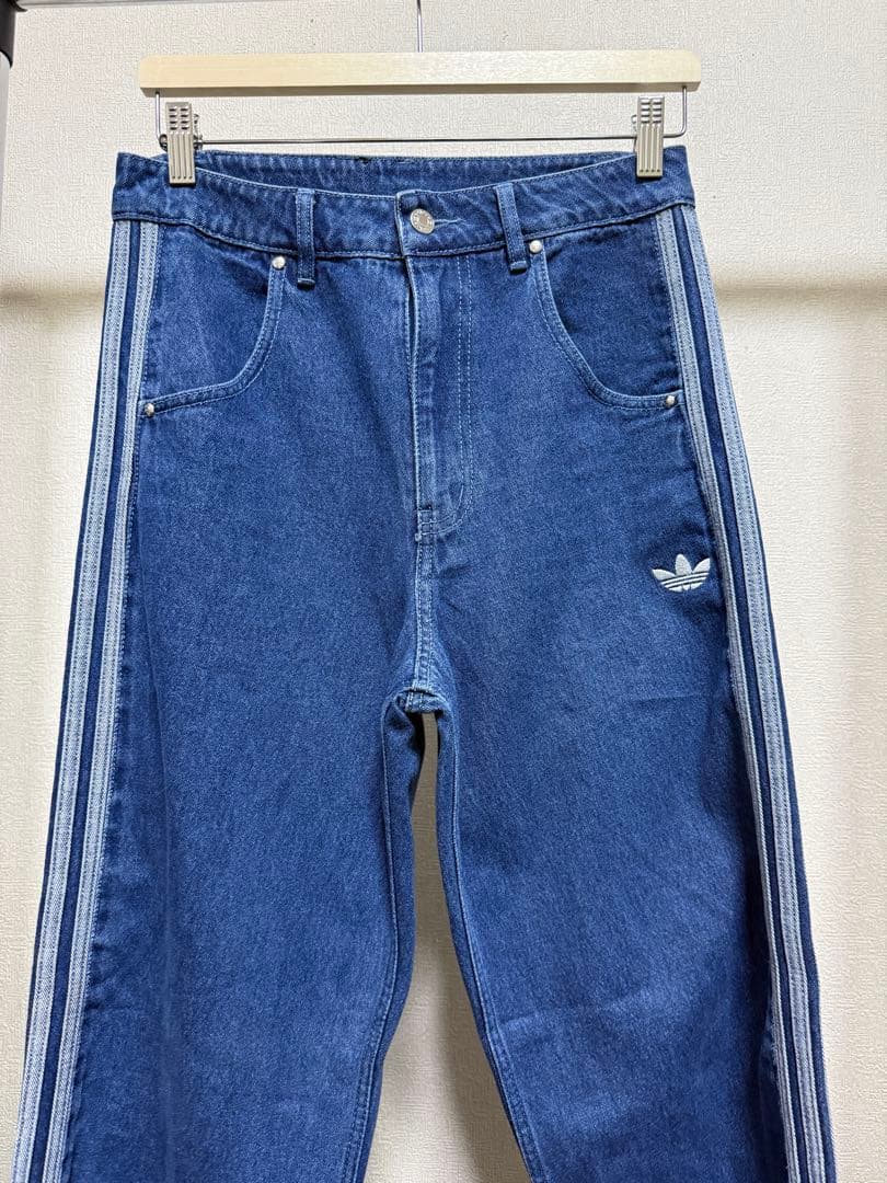 adidas ストライプデザイン デニムパンツ